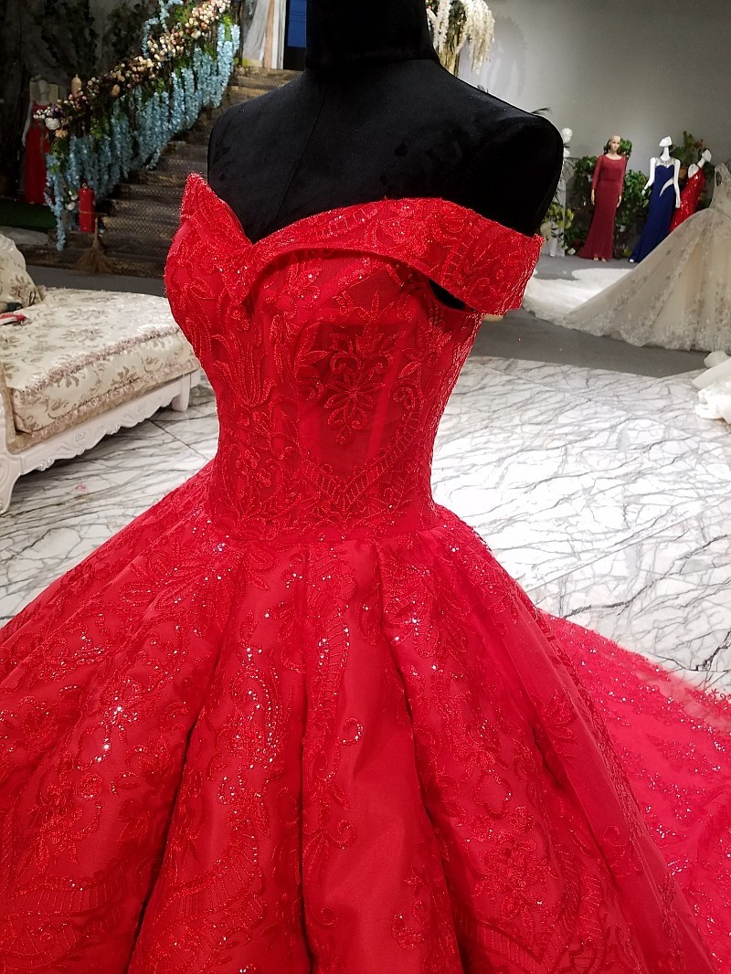 elegant-ball-gown-off-the-shoulder-corset-sequined-red-lace-wedding-dress