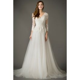 Classic V Neck Long Sleeve Tulle Skirt A Line Wedding Dress With Lace